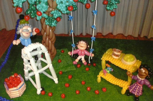 Apple filled Picnic Scene Balloon Installation at the Niagara County Fair